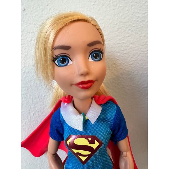 DC Super Hero Girls 12-inch action doll Set; Supergirl and Batgirl - Picture 7 of 7